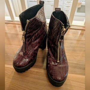 Stylish Burgundy Croc-Embossed Ankle Boots
